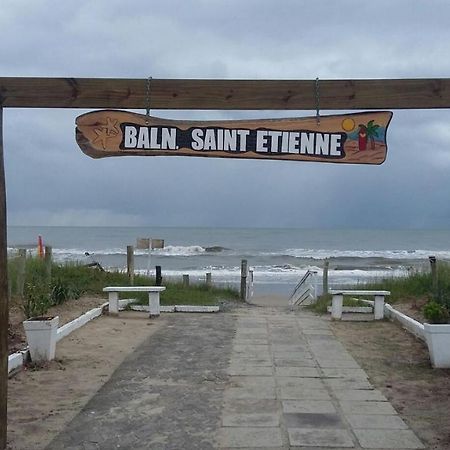 Matinhos 150 Metros Da Praia Luaran gambar